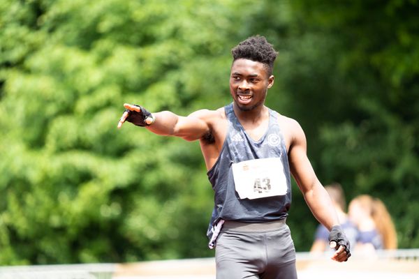 James Adebola (SCC Berlin) ueber 100m am 04.06.2022 waehrend der Sparkassen Gala in Regensburg